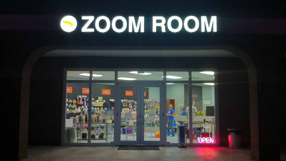 the zoom room dog training center
